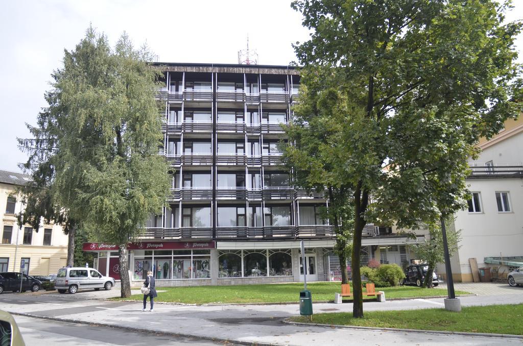 Grajski Dvor Radovljica Exterior photo